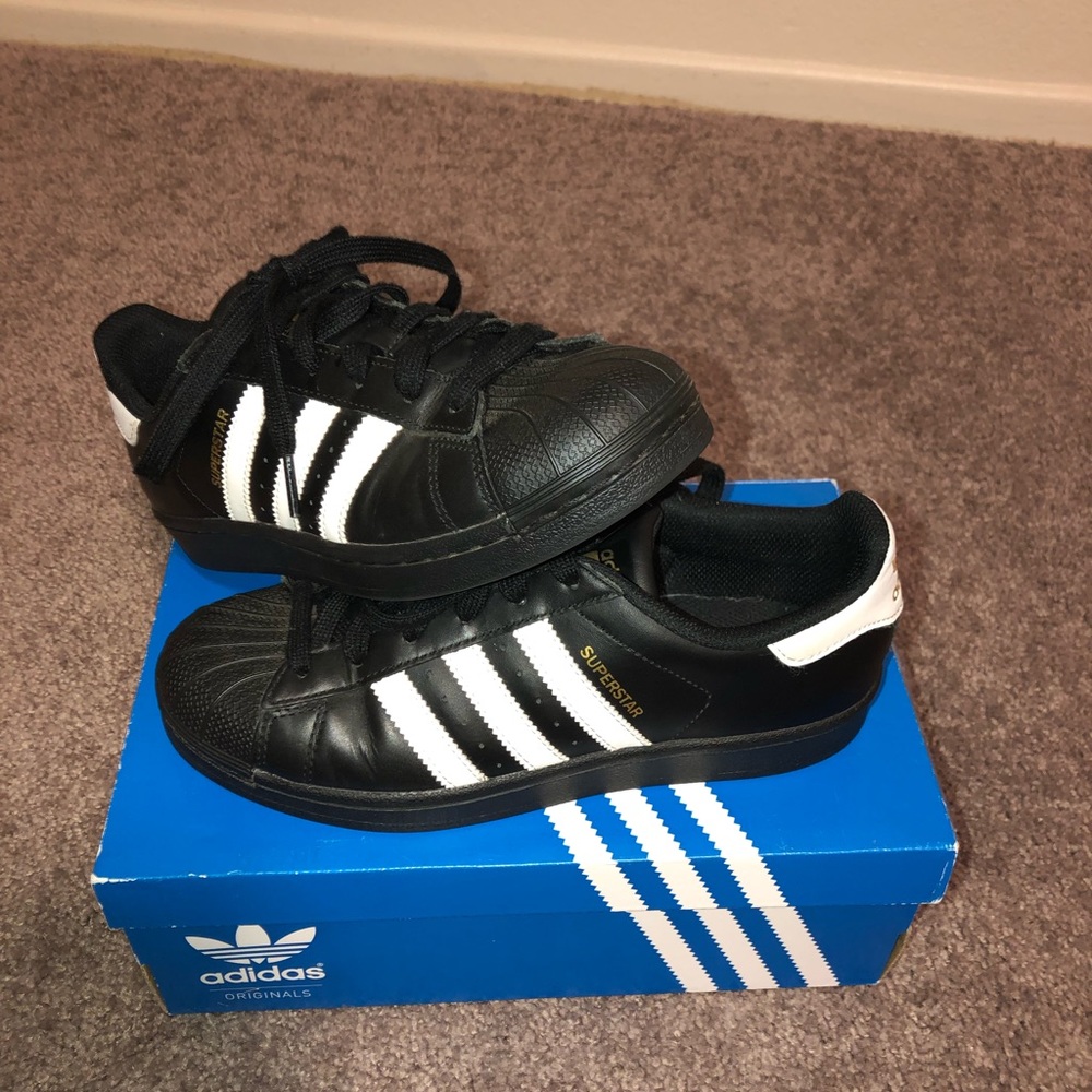 Adidas superstars